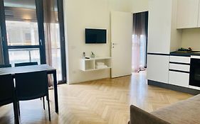 Sky View -Porta Nuova- Appartamento 2 Con Balcone